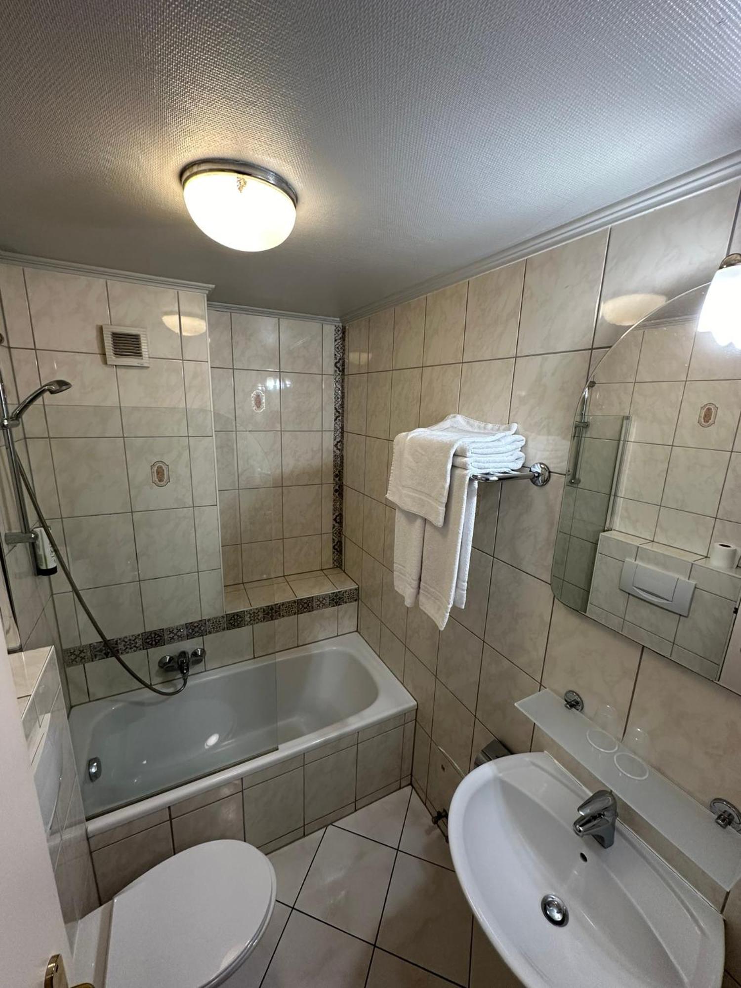 Yasha Hotel Luxembourg Eksteriør bilde